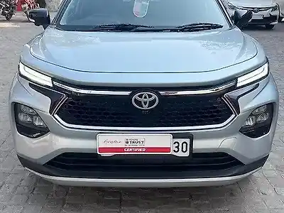 Second Hand टोयोटा अर्बन क्रूज़र टाइज़र V Petrol 1.0L Turbo Manual in दिल्ली
