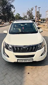 2017 Mahindra XUV500 W10 1 2017 Mahindra XUV500 W10 1