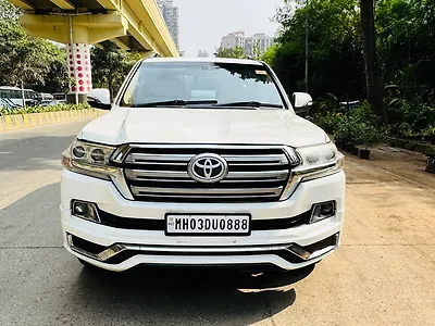 Second Hand Toyota Land Cruiser LC200 VX Standard 1 in Mumbai