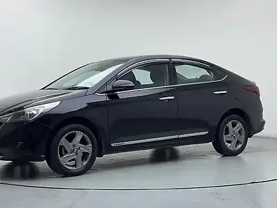 Second Hand हुंडई वरना sx 1.5 एमपीआई in गाज़ियाबाद