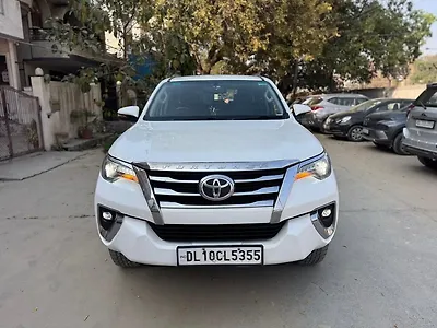Toyota Fortuner 2.8 4x2 MT [2016-2020]
