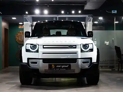 Second Hand लैंड रोवर डिफेंडर 110 एचएसई 2.0 पेट्रोल in दिल्ली