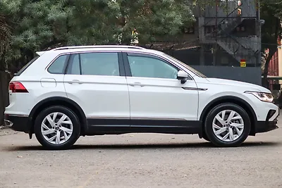 Volkswagen Tiguan Elegance 2.0 TSI DSG