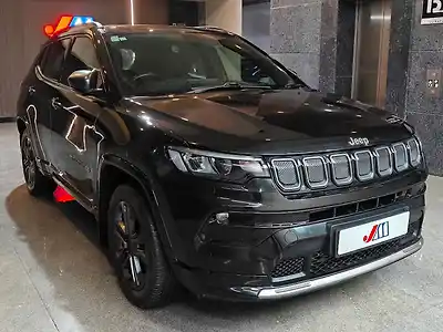 Second Hand जीप कम्पस 80वीं एनिवर्सरी 1.4 पेट्रोल डीसीटी in अहमदाबाद