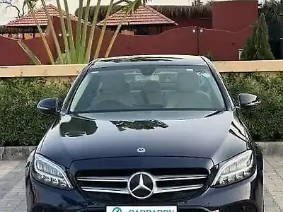 Second Hand मर्सिडीज़ बेंज़ सी-क्लास सी 220डी in सूरत