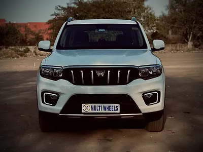 Second Hand Mahindra Scorpio N Z6 2WD Diesel 2.2L Turbo Manual 7 STR in Delhi