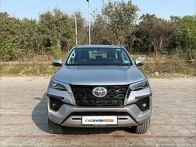 Toyota Fortuner 2.8 4x2 MT