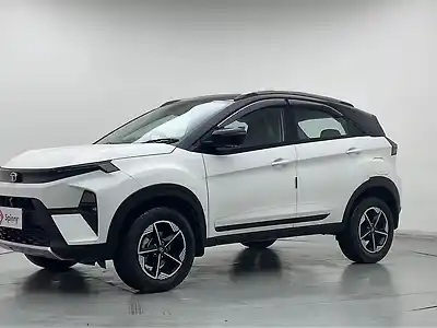 Second Hand टाटा नेक्सन Creative Plus (PS) Petrol 1.2L Turbo Automatic (DCT) Dual Tone in फ़रीदाबाद