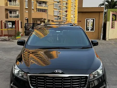 Second Hand Kia Carnival Limousine 7 STR in Chennai
