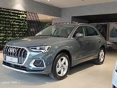 2025 Audi Q3 40 TFSI Premium Plus 1