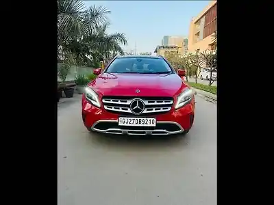 Second Hand मर्सिडीज़ बेंज़ जीएलए 200 डी स्पोर्ट in अहमदाबाद