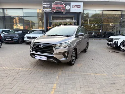 Second Hand Toyota Innova Crysta GX 2.4 7 STR in Ahmedabad