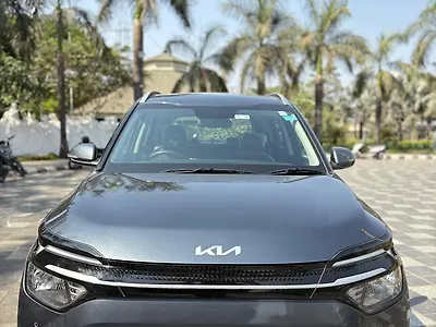 2023 Kia Carens Prestige 1.4 Petrol MT 7 STR 1