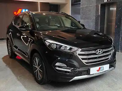 Second Hand हुंडई ट्यूसॉन gl (o) 2wd  डीज़ल ऑटोमैटिक in अहमदाबाद