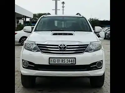 Second Hand टोयोटा फ़ॉर्च्यूनर 3.0 4x4 एमटी in अहमदाबाद