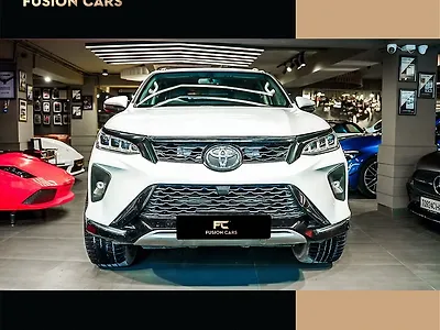 Toyota Fortuner 4X2 2WD Diesel Turbo Automatic Dual Tone