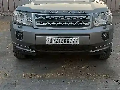 Second Hand लैंड रोवर फ्रीलांडर se td4 in बरेली