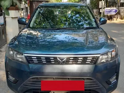 2023 Mahindra XUV300 W6 1.5 Diesel AMT 1