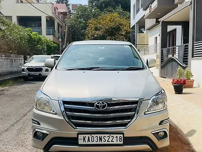 2014 Toyota Innova 2.5 G 7 STR BS-IV 1