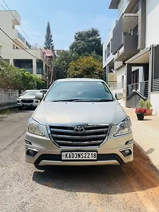 2014 Toyota Innova 2.5 G 7 STR BS-IV 1 2014 Toyota Innova 2.5 G 7 STR BS-IV 1