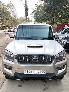 2017 Mahindra Scorpio S10 1