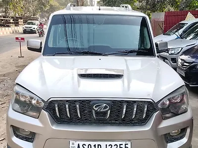2017 Mahindra Scorpio S10 1