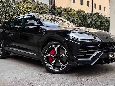 2021 Lamborghini Urus Twin-Turbo V8