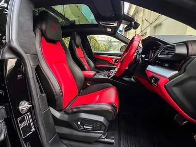 2021 Lamborghini Urus Twin-Turbo V8