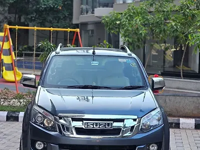 Second Hand Isuzu D-Max V-Cross 4x4 in Pune