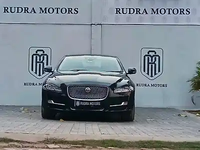2019 जैगुवार xj 3.0 पोर्टफ़ोलियो 1