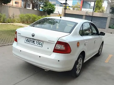 2014 Skoda Rapid Elegance 1.6 MPI AT