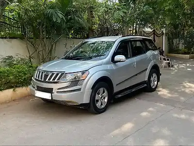 2012 महिंद्रा XUV500 w8 1