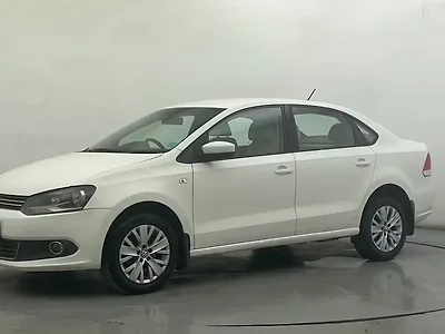 2015 Volkswagen Vento Highline Petrol 1