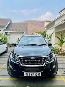 2018 महिंद्रा XUV500 w11 (o) ऑटोमैटिक 1 2018 महिंद्रा XUV500 w11 (o) ऑटोमैटिक 1