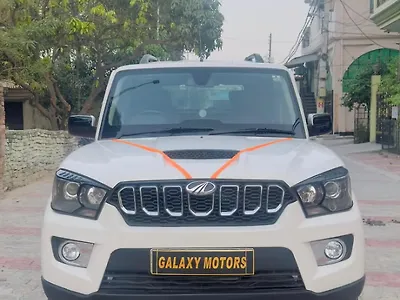 2015 Mahindra Scorpio S10 1
