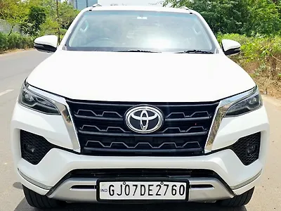 Second Hand Toyota Fortuner 2.8 4x2 MT in Ahmedabad