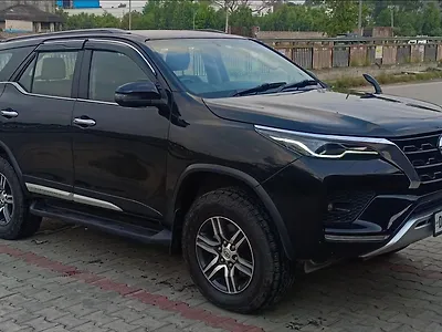 2022 Toyota Fortuner 4x2 2WD Diesel 2.8L Turbo Automatic 1