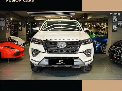 Second Hand Toyota Fortuner 4x2 2WD Petrol 2.7L Automatic in Delhi