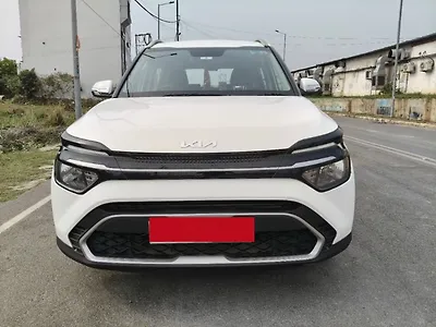 Second Hand Kia Carens Premium (O) Petrol 1.5L Manual 7 STR in Gorakhpur