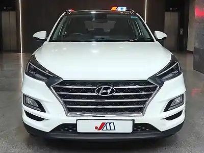 Second Hand हुंडई ट्यूसॉन  gls 2डब्ल्यूडी पेट्रोल ऑटोमैटिक in अहमदाबाद