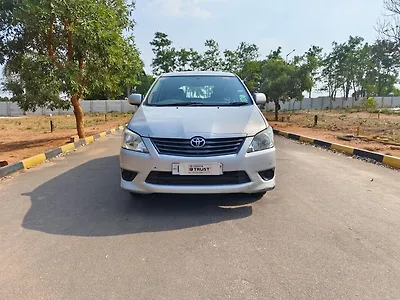 Second Hand Toyota Innova 2.5 GX 8 STR BS-IV in Bangalore
