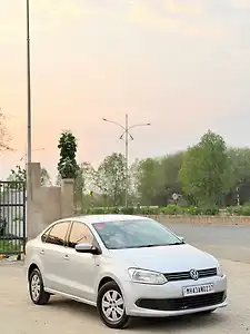 2013 फ़ॉक्सवैगन वेंटो हाईलाइन पेट्रोल 1