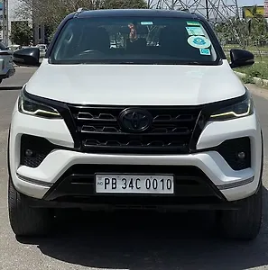 2021 Toyota Fortuner 4x2 2WD Petrol 2.7L Automatic 1 2021 Toyota Fortuner 4x2 2WD Petrol 2.7L Automatic 1