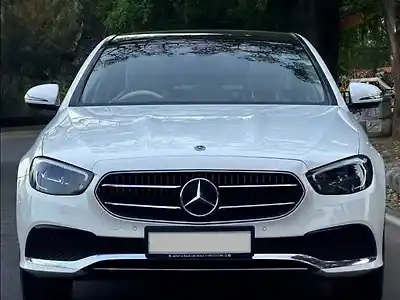 Second Hand मर्सिडीज़ बेंज़ E-क्लास e 220d एक्सक्लूज़िव [2021-2023] in लुधियाना