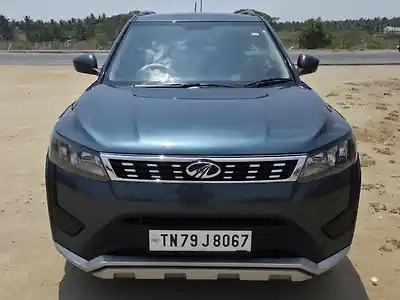 Second Hand महिंद्रा XUV300 w6 1.5 डीज़ल in कोयम्बटूर