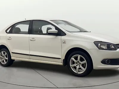 2014 Volkswagen Vento Highline Petrol 1