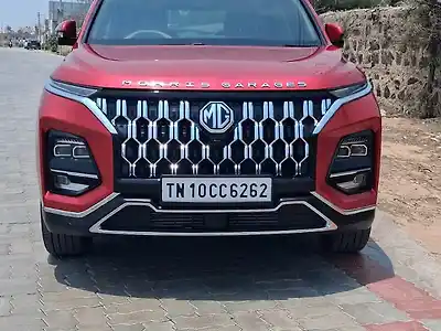 Second Hand एमजी हेक्टर प्लस शार्प प्रो 1.5 टर्बो पेट्रोल सीवीटी 6 सीटर in चेन्नई