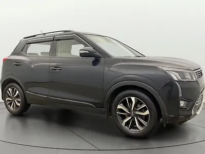 Second Hand Mahindra XUV300 W8 (O) 1.2 Petrol in Delhi