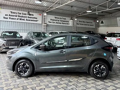 2023 Tata Altroz - 3