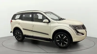 2021 Mahindra XUV500 W11 1 2021 Mahindra XUV500 W11 1